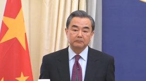 王毅重申要以和平方法解決北韓問題