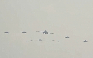 美軍派戰略轟炸機飛越朝鮮半島展示實力
