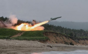 北韓射多枚「馬後炮」為美艦隊「送行」
