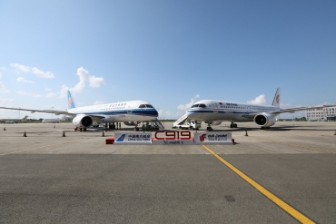 中國商飛首向國航、南航交付 C919 客機　海航第四季接收首架