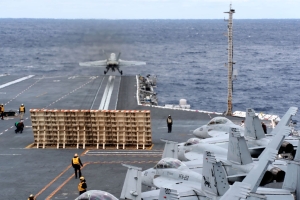 特朗普簽署備忘錄：允許盟國替美國海軍造艦　福特級航母四號艦改回蒸汽彈射系統