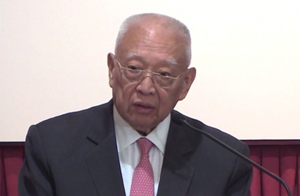 董建華指建制派勿只顧選民利益