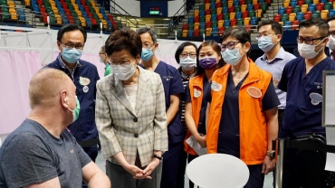【多方觀點】政府為接種復必泰疫苗「設死線」有何考量？