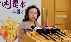 楊何蓓茵﹕讓持續表現欠佳公務員留下反而打擊士氣