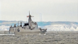 「中華神盾」穿越英吉利海峽 英方派艦監視「自由航行」