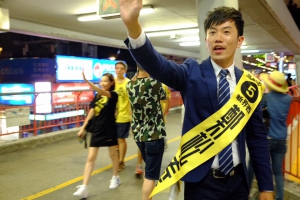 鄭松泰盼做「議會入面嘅戴耀廷」