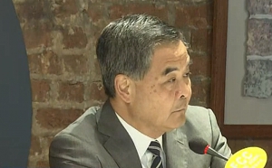 梁振英質疑草案發起人無考慮過香港利益