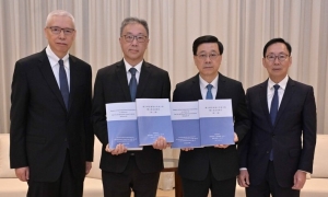 李家超﹕將仔細研究大埔火災報告 短期內公布改革計劃和追究責任