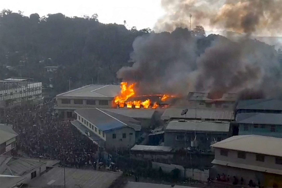 Solomon Islands riots in the capital Government imposes curfew