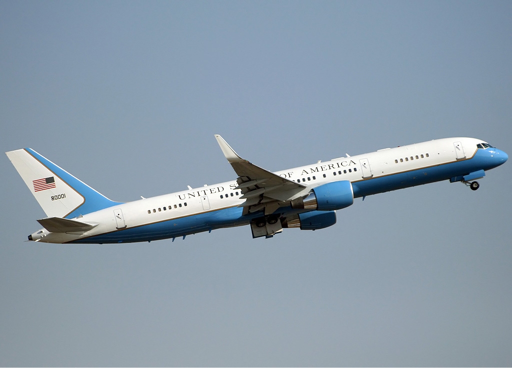 USAF Boeing 757 200 Du Pont