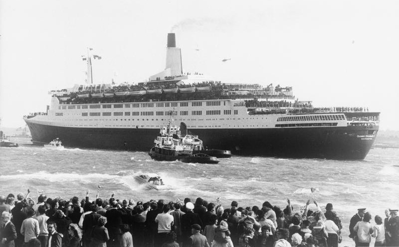 QueenElizabethSailsFalklands